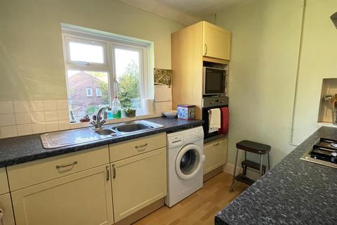 2 bedroom flat for sale, Milford