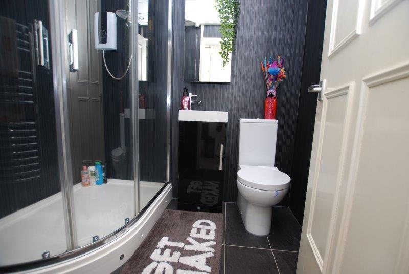 24 F Adelaide Street Gourock (20) (002).jpg