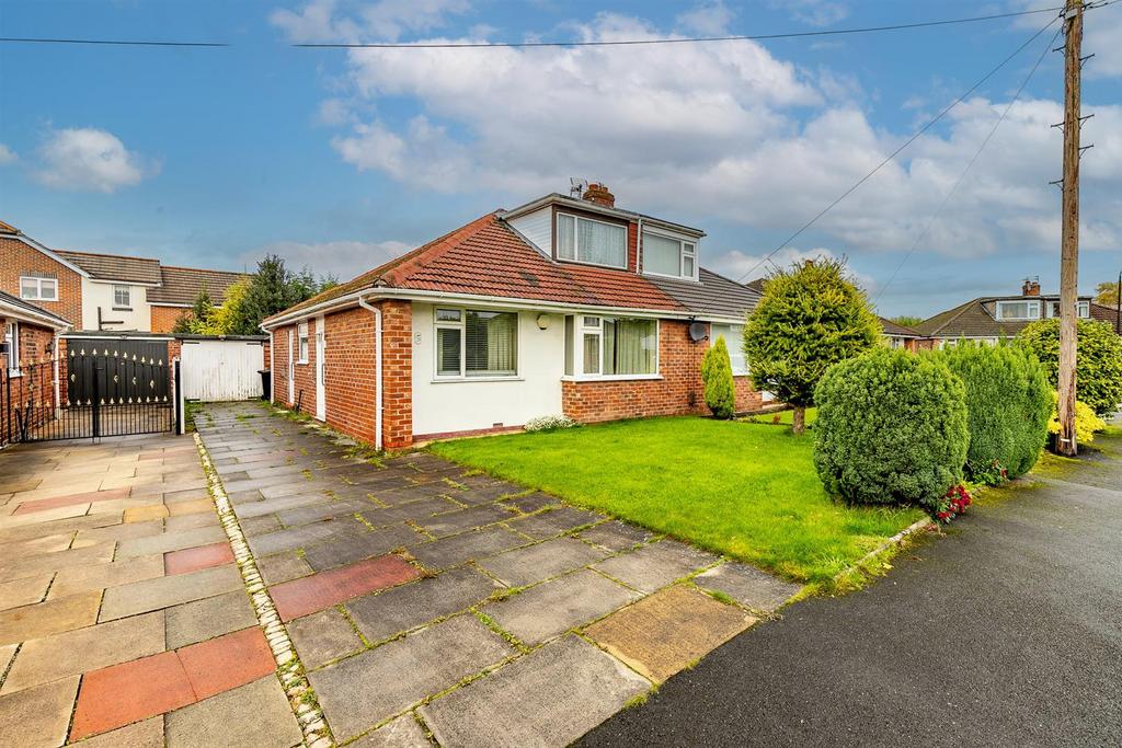 Bloomsbury Grove, Timperley, Altrincham 3 bed semidetached bungalow