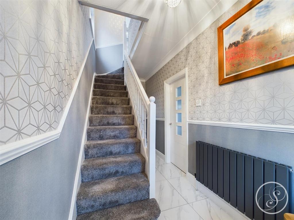 Grange Park Avenue, Leeds 3 bed semidetached house for sale £315,000