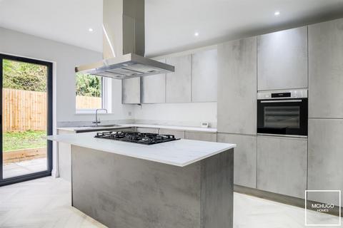 4 bedroom detached house for sale - St. Michaels Crescent, Oldbury B69
