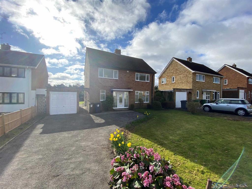 9 Tyninghame Avenue, Tettenhall 4 bed detached house to rent £1,450