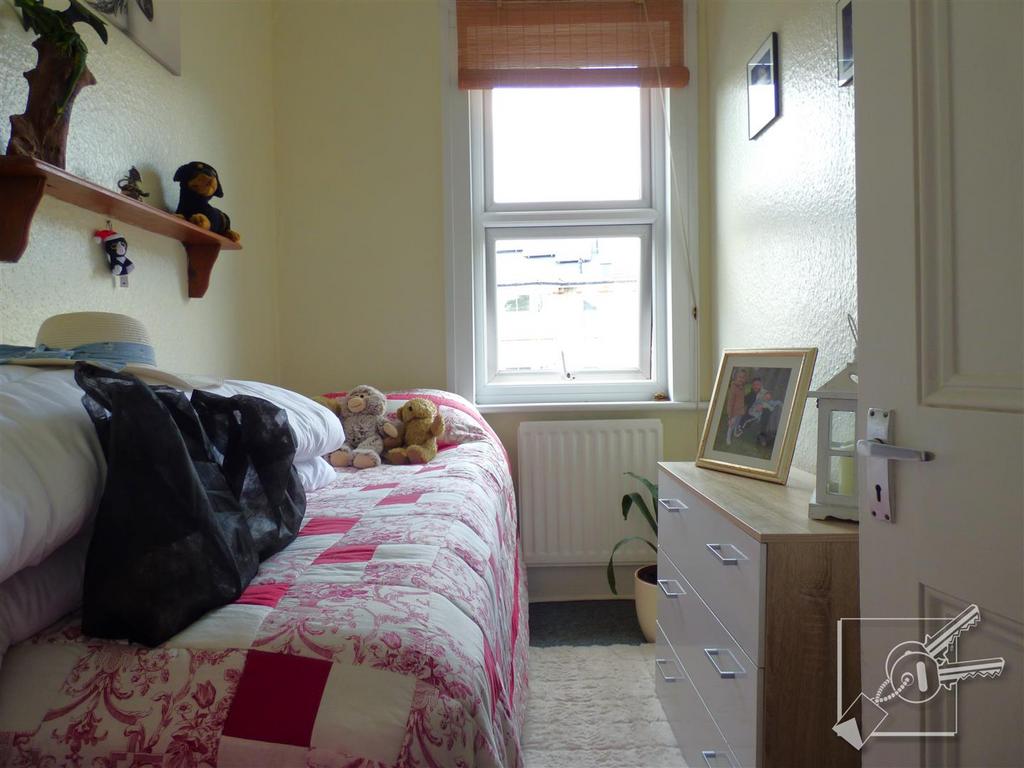 Top flat Bedroom 2