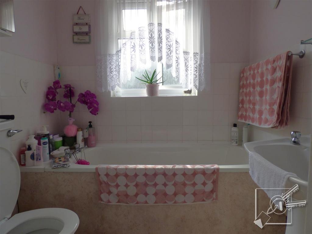Top flat Bathroom