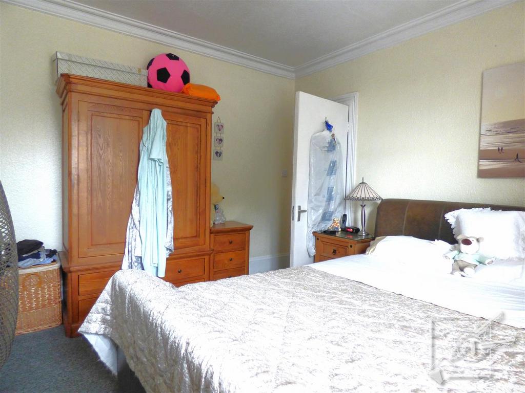 Top flat Bedroom 1