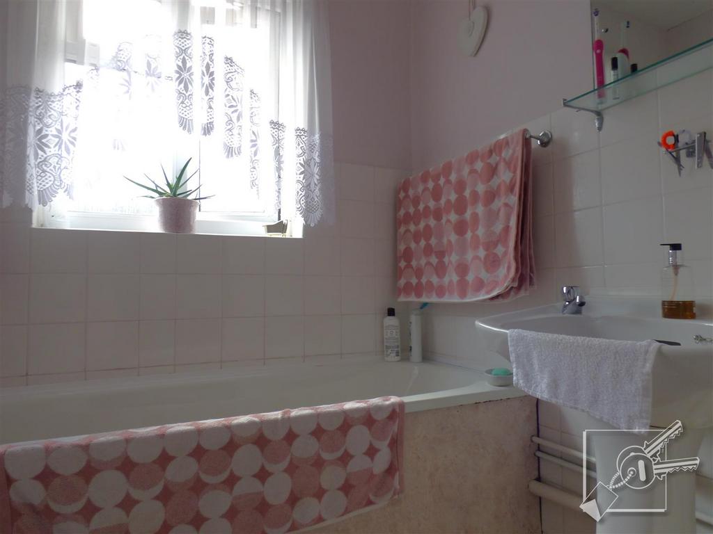 Top flat Bathroom