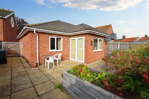 2 bedroom semi-detached bungalow for sale, Huntley Crescent, Sheringham