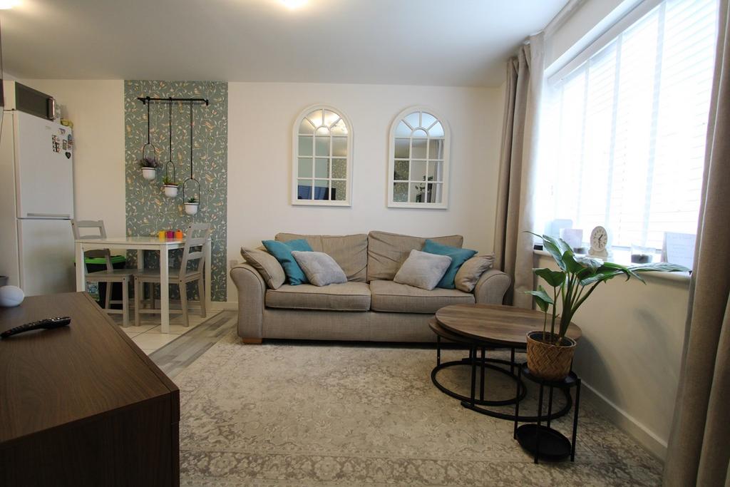 Jethro Street, Bolton, BL2 2 bed townhouse £700 pcm (£162 pw)