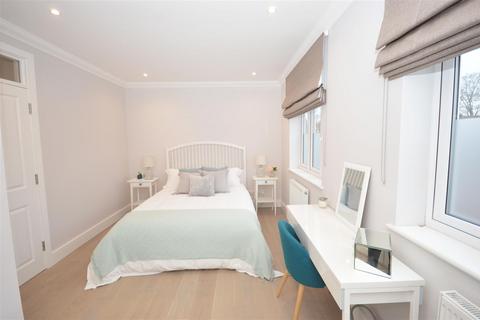 18b Red Lion Street, Richmond, TW9 1RW