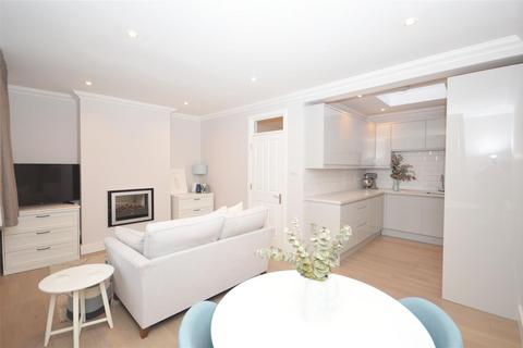 1 bedroom flat for sale, Red Lion Street, Richmond, TW9