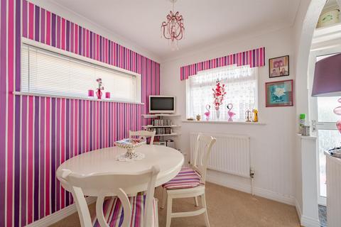 25 Highview Road, Telscombe Cliffs, Peacehaven, BN10 7AY