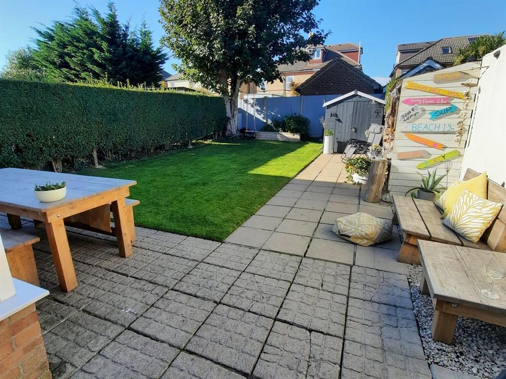 Alexandra Road, Poole BH14 3 bed detached house £500,000
