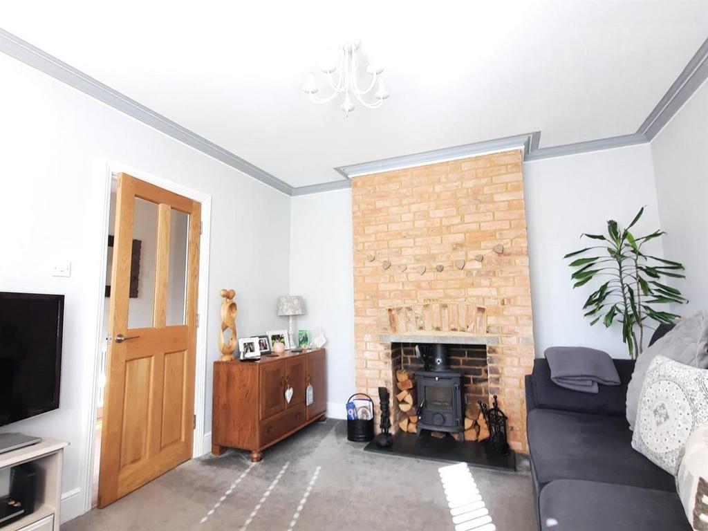 Alexandra Road, Poole BH14 3 bed detached house £500,000