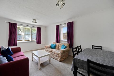 2 bedroom flat for sale, Stirling Grove, Hounslow