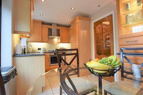 3 Randolph Grove, Romford, RM6 5EE