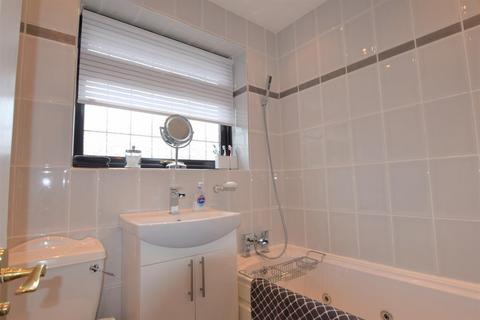 3 Randolph Grove, Romford, RM6 5EE
