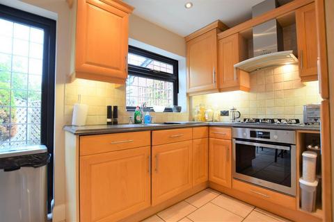 3 Randolph Grove, Romford, RM6 5EE