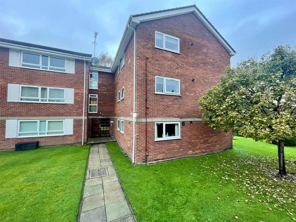 Burlington Road, Altrincham 2 bed flat for sale £215,000