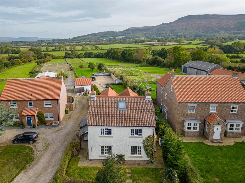Bank Lane, Faceby TS9 5 bed detached house for sale £850,000