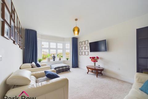 4 Bartlett Grove, Sherburn In Elmet, Leeds, LS25 6FT