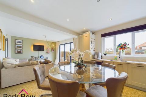 4 Bartlett Grove, Sherburn In Elmet, Leeds, LS25 6FT