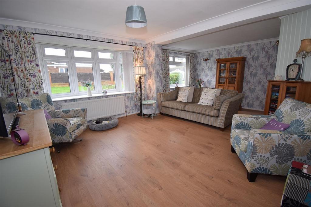 Lincoln Way, Fellgate, Jarrow 3 bed semidetached bungalow for sale £