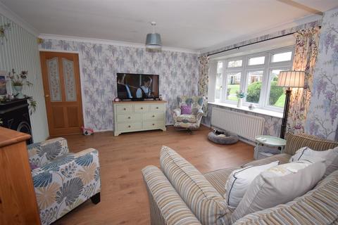 3 bedroom semi-detached bungalow for sale, Lincoln Way, Fellgate, Jarrow