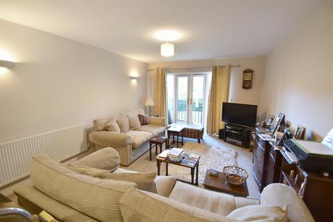 3 bedroom flat for sale - Brown Edge Road, Buxton