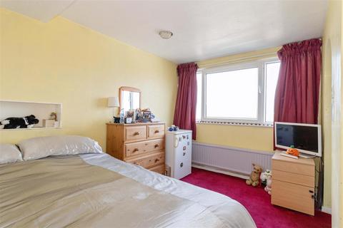 4 bedroom terraced house for sale, Rife Way, Ferring