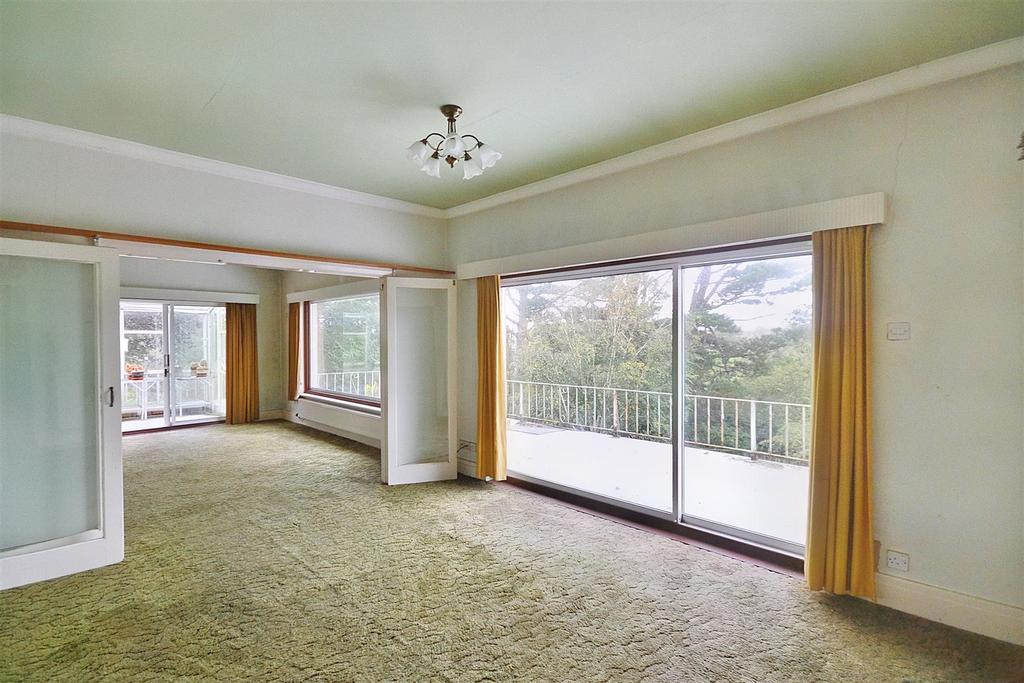 Uzmaston Road, Haverfordwest 4 bed detached bungalow for sale £475,000