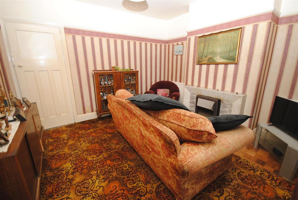 50prestonlanelounge.JPG