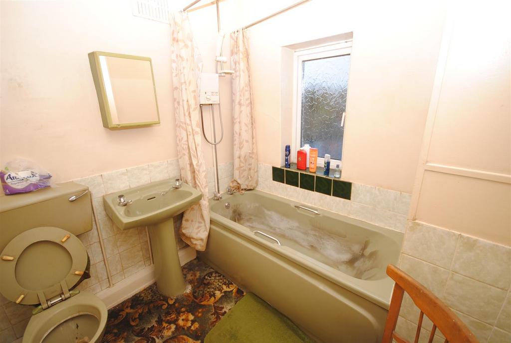 50prestonlanebath.JPG