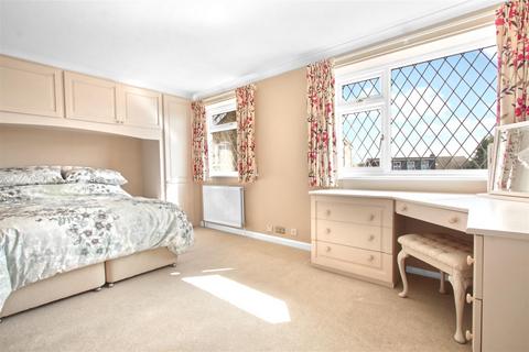 19 Willow Close, Cheshunt, Waltham Cross, EN7 6RY