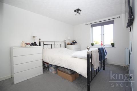 2 bedroom flat for sale, Ferguson Grove, Turners Hill, Cheshunt, Waltham Cross
