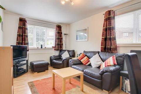 1 bedroom flat for sale - Gladbeck Way, Enfield