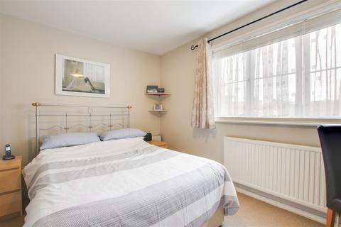 1 bedroom flat for sale - Gladbeck Way, Enfield