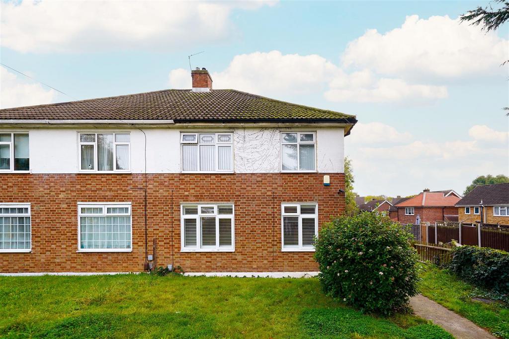 Barncroft Road, Loughton 2 bed for sale £400,000