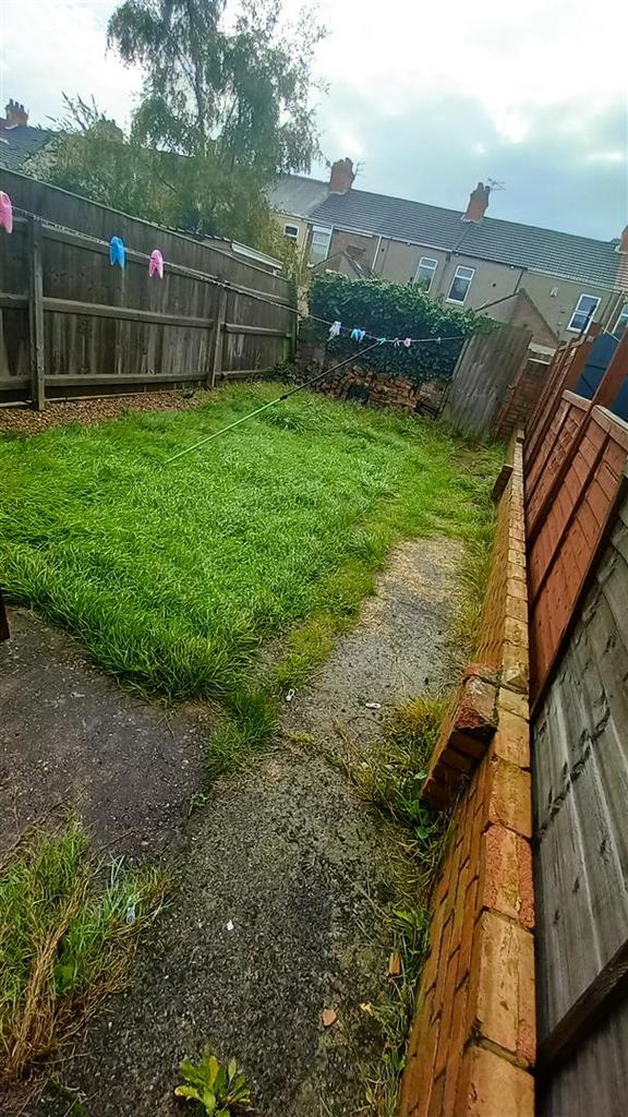 Cooper Road, Grimsby 3 bed terraced house £575 pcm (£133 pw)