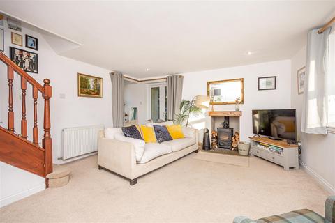 3 Academy Square, Limekilns, Dunfermline, KY11 3HN
