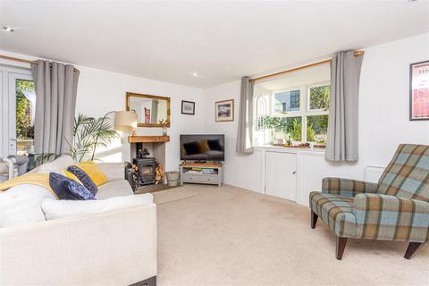 3 Academy Square, Limekilns, Dunfermline, KY11 3HN