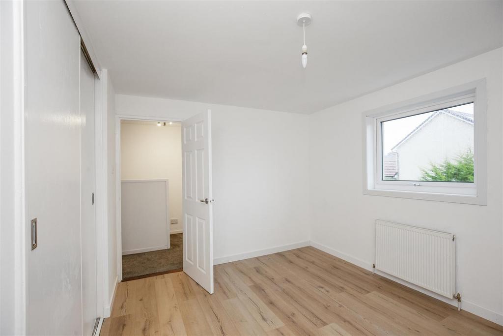 37 Concorde Way 11.jpg