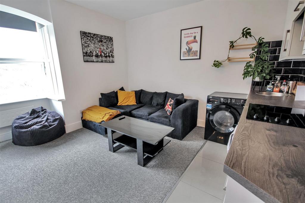 Lounge/Diner/Kitchen