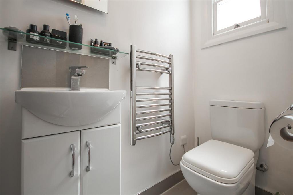 En-suite shower room/WC