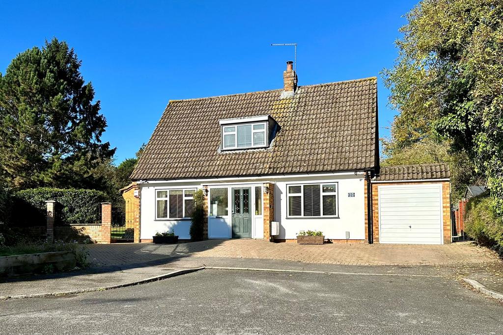 Medlars Mead, Hatfield Broad Oak, Stortford, CM22 5 bed