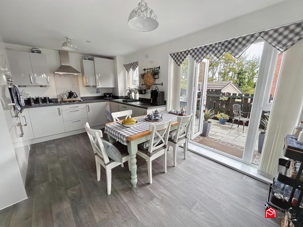 Kitchen / Dining Room