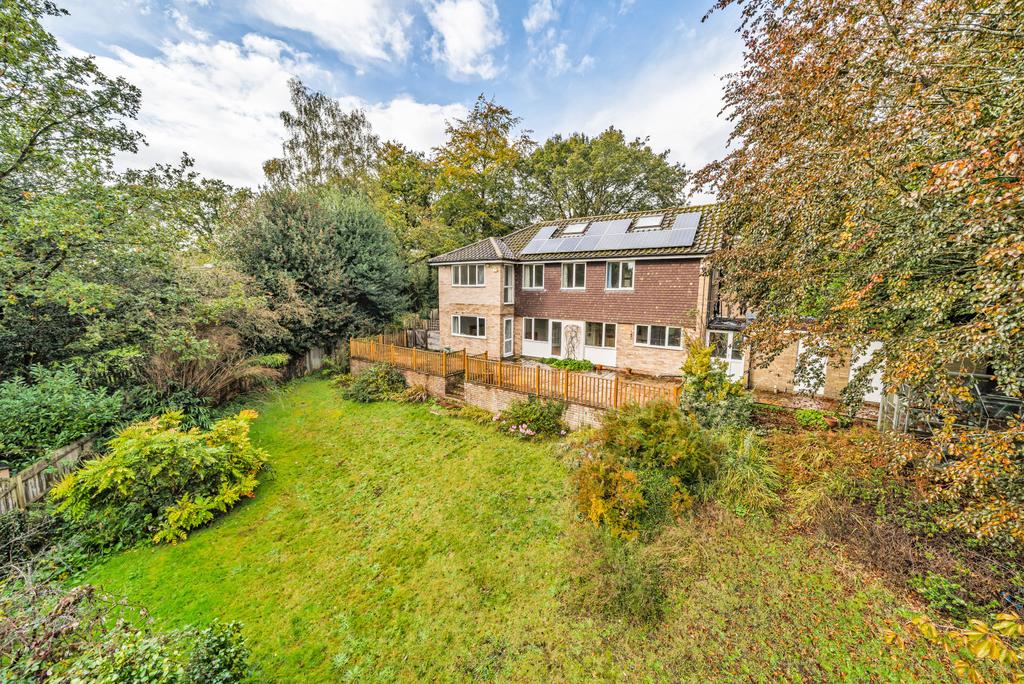 Middle Bourne Lane, Lower Bourne, Farnham, GU10 5 bed detached house