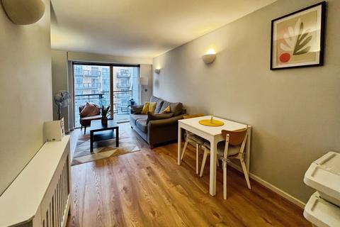 2 bedroom flat to rent, Riverside Way, Leeds, West Yorkshire, LS1