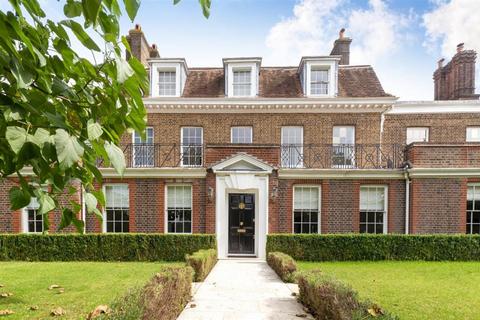 8 bedroom link detached house for sale, Hampton Court Road, East Molesey, KT8