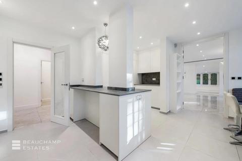 4 bedroom apartment for sale, Avenue Road, St John's Wood, NW8