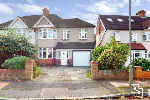 19 Boleyn Gardens, West Wickham, BR4 9NG